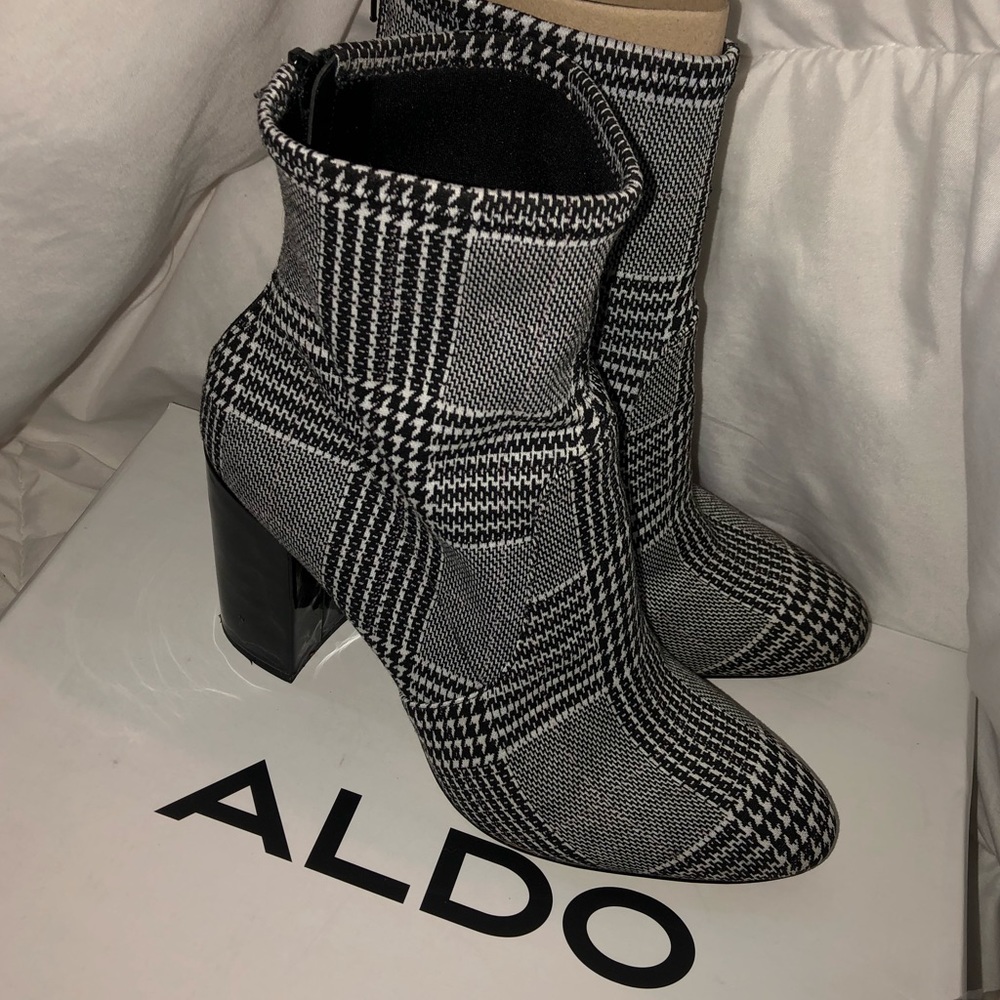 ALDO LOVELEE BOOTIES.